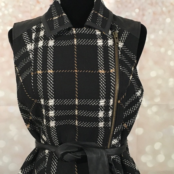 CaBi Grid Plaid Zip Up Vest - Picture 2 of 9